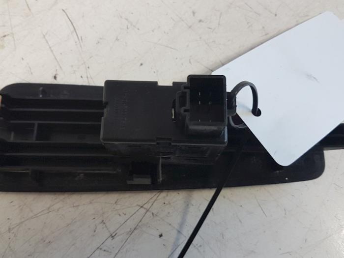 Electric window switch from a SsangYong Rexton 2.9 TD RJ 290 2004