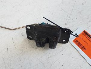 Used Tailgate lock mechanism Ssang Yong Rexton 2.9 TD RJ 290 Price on request offered by Autodemontagebedrijf Smit