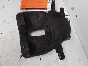 Used Front brake calliper, left Lancia Phedra Price on request offered by Autodemontagebedrijf Smit