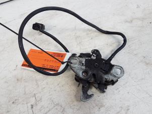 Used Bonnet lock mechanism Lancia Phedra Price on request offered by Autodemontagebedrijf Smit