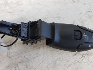 Used Steering wheel mounted radio control Lancia Phedra Price on request offered by Autodemontagebedrijf Smit