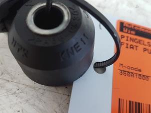 Klopfsensor van een Fiat Grande Punto (199) 1.4 2006