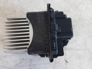 Used Heater resistor Renault Megane III Coupe (DZ) 1.6 16V Price € 15,00 Margin scheme offered by Autodemontagebedrijf Smit