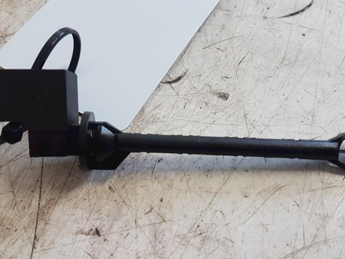 Begagnade Innetemperatursensor Fiat Panda (169) 1.2 Fire Pris € 10,00 Marginaltabell erbjuds av Autodemontagebedrijf Smit