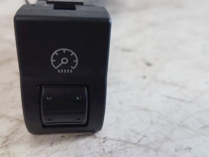 Gebrauchte Cockpit Dimmer Mazda 3 Sport (BK) Preis € 10,00 Margenregelung angeboten von Autodemontagebedrijf Smit