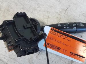 Używane Przelacznik wycieraczki Daihatsu Cuore (L251/271/276) Cena € 5,00 Procedura marży oferowane przez Autodemontagebedrijf Smit