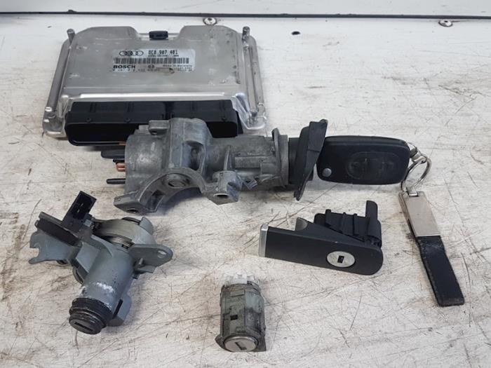 Used Ignition lock + computer Audi A4 Avant (B6) 2.5 TDI 155 24V Price € 95,00 Margin scheme offered by Autodemontagebedrijf Smit
