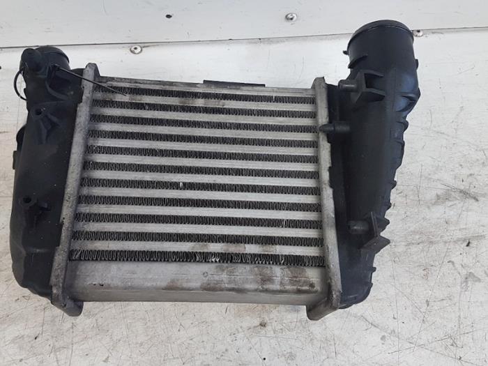 Usados Intercooler Audi A4 Avant (B6) 2.5 TDI 155 24V Precio € 35,00 Norma de margen ofrecido por Autodemontagebedrijf Smit