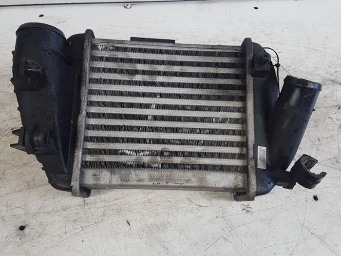 Usados Intercooler Audi A4 Avant (B6) 2.5 TDI 155 24V Precio € 35,00 Norma de margen ofrecido por Autodemontagebedrijf Smit