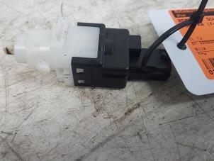 Usados Interruptor de luz de freno Ford Ka II 1.2 Precio € 10,00 Norma de margen ofrecido por Autodemontagebedrijf Smit