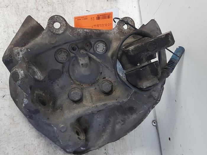 Knuckle, front left from a BMW 5 serie Touring (E39) 530d 24V 2000