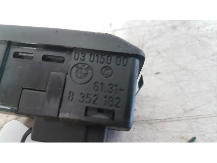 Sunroof switch from a BMW 3 serie Touring (E46/3) 318i 2000
