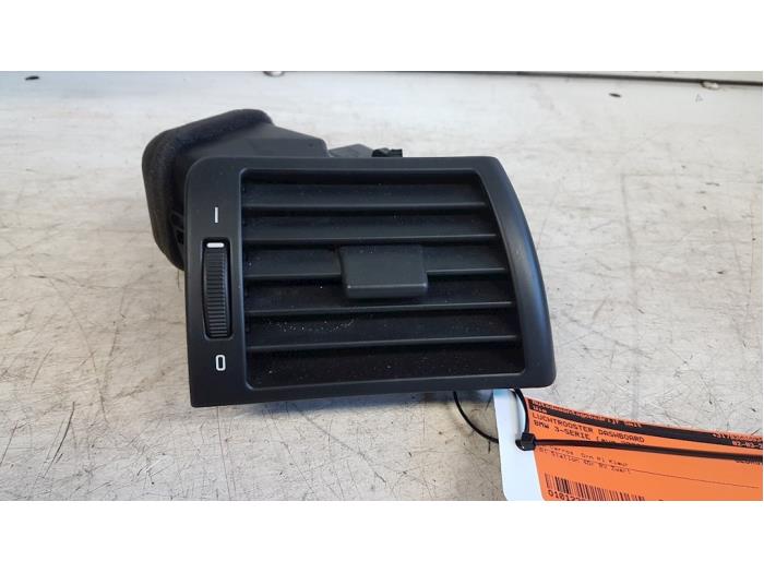Dashboard vent from a BMW 3 serie Touring (E46/3) 318i 2000