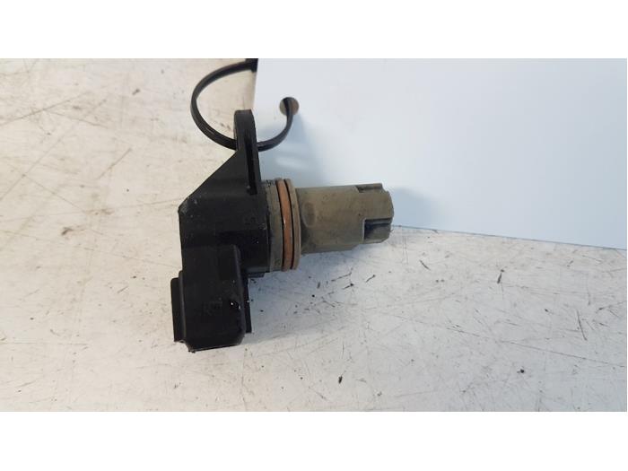Begagnade Kamaxelsensor Renault Master II (FD/HD) 2.5 dCi 16V 100 Pris € 15,00 Marginaltabell erbjuds av Autodemontagebedrijf Smit