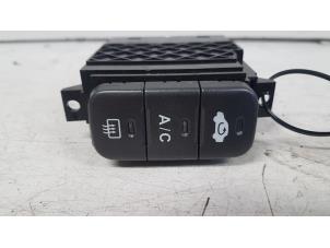 Used Air conditioning control panel Honda Civic (EP/EU) 1.4 16V Price on request offered by Autodemontagebedrijf Smit