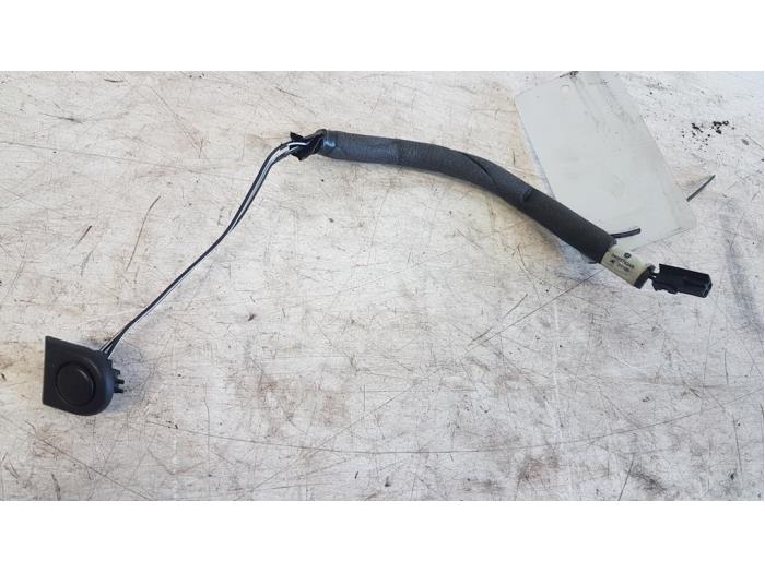 Używane Przelacznik Chrysler Voyager/Grand Voyager (RG/RS) 2.5 CRD 16V Cena € 15,00 Procedura marży oferowane przez Autodemontagebedrijf Smit