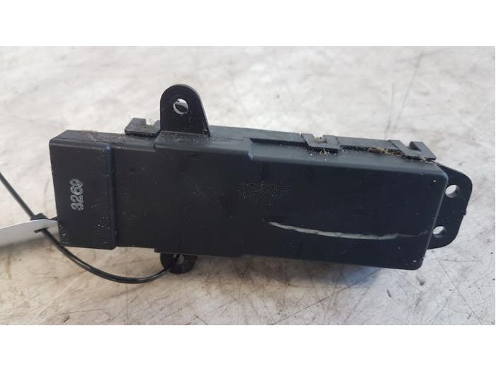 Electric seat switch from a Chrysler Voyager/Grand Voyager (RG) 2.5 CRD 16V 2004