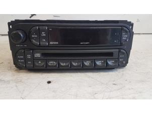 Gebrauchte Radio CD Spieler Chrysler Voyager/Grand Voyager (RG) 2.5 CRD 16V Preis auf Anfrage angeboten von Autodemontagebedrijf Smit