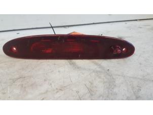 Used Third brake light Chrysler Voyager/Grand Voyager (RG) 2.5 CRD 16V Price on request offered by Autodemontagebedrijf Smit