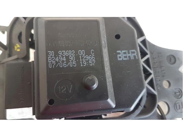 Heizventil Motor van een Volkswagen Fox (5Z)  2006