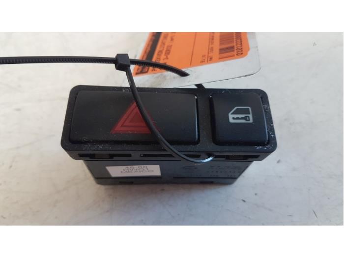 Panic lighting switch from a BMW 3 serie (E46/4) 320i 24V 2001
