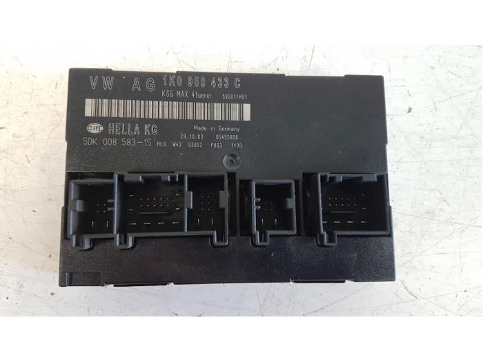 Used Body control computer Volkswagen Touran (1T1/T2) 1.9 TDI 100 Price € 40,00 Margin scheme offered by Autodemontagebedrijf Smit