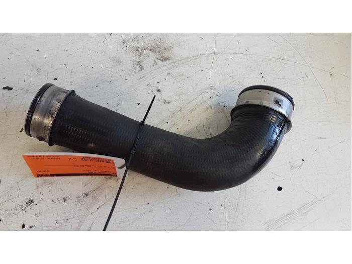 Gebrauchte Intercooler Schlauch Volkswagen Touran (1T1/T2) 1.9 TDI 100 Preis € 20,00 Margenregelung angeboten von Autodemontagebedrijf Smit