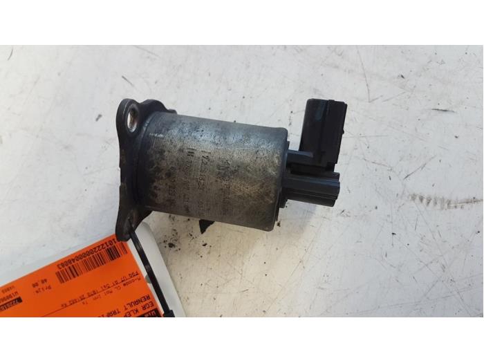 Usagé Valve RGE Renault Trafic New (FL) 1.9 dCi 100 16V Prix € 40,00 Règlement à la marge proposé par Autodemontagebedrijf Smit