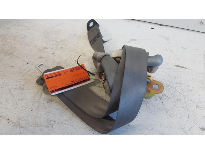 Front seatbelt, right from a Nissan Micra (K12) 1.4 16V 2004