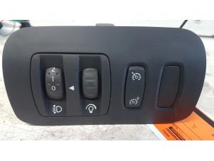 Used AIH headlight switch Renault Megane II (BM/CM) 1.4 16V 98 Price € 15,00 Margin scheme offered by Autodemontagebedrijf Smit