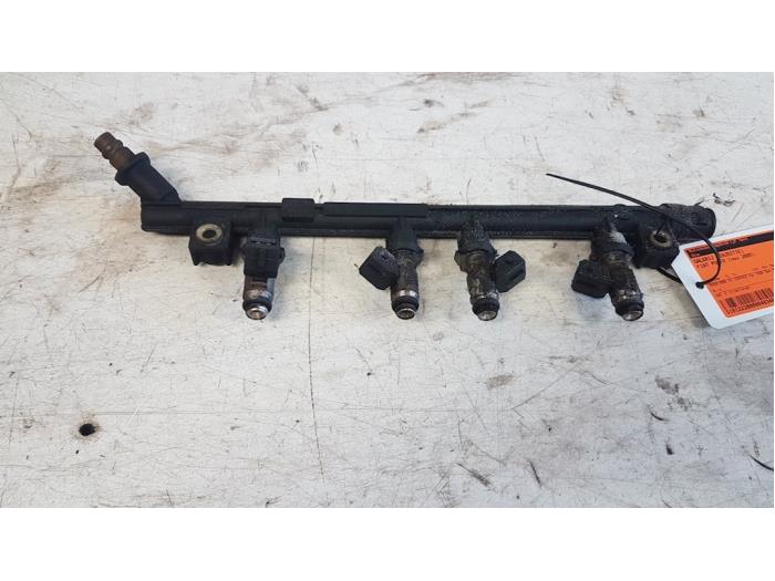 Usagé Système d'injection Fiat Grande Punto (199) 1.4 Prix € 30,00 Règlement à la marge proposé par Autodemontagebedrijf Smit