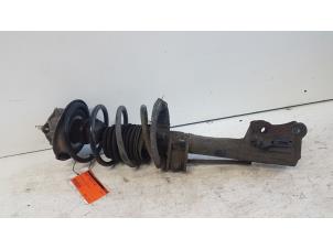 Used Front shock absorber rod, right Mercedes A (W168) 1.7 A-170 CDI 16V Price € 40,00 Margin scheme offered by Autodemontagebedrijf Smit