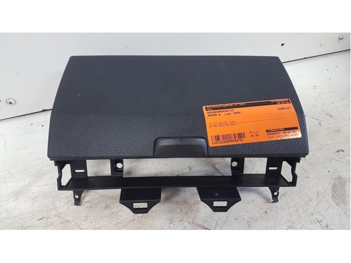 Begagnade Handskfack Mazda 6 Sportbreak (GY19/89) 1.8i 16V Pris € 15,00 Marginaltabell erbjuds av Autodemontagebedrijf Smit