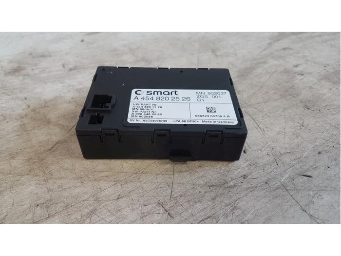 Begagnade Gateway-modul Smart Forfour (454) 1.0 12V Pris € 45,00 Marginaltabell erbjuds av Autodemontagebedrijf Smit