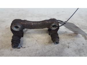 Used Rear brake calliperholder, left Citroen C4 Coupé (LA) 1.6 16V Price € 10,00 Margin scheme offered by Autodemontagebedrijf Smit