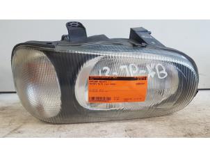 Used Headlight, right Suzuki Alto (RF410) 1.1 16V Price € 25,00 Margin scheme offered by Autodemontagebedrijf Smit