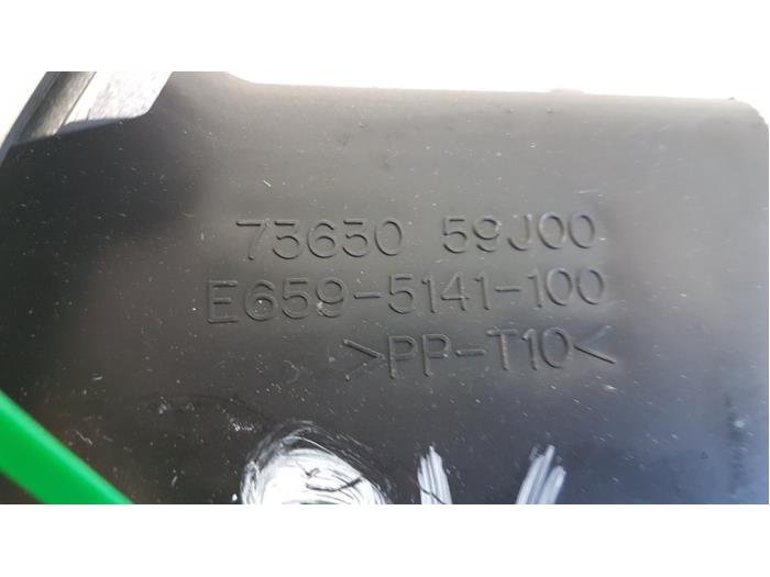 Kratka wentylacyjna deski rozdzielczej z Suzuki Liana (ERC/ERD/RH4) 1.4 DDiS 16V 2004