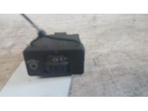 Używane Przelacznik reflektora LHV Citroen C3 (FC/FL/FT) 1.4 Cena € 5,00 Procedura marży oferowane przez Autodemontagebedrijf Smit
