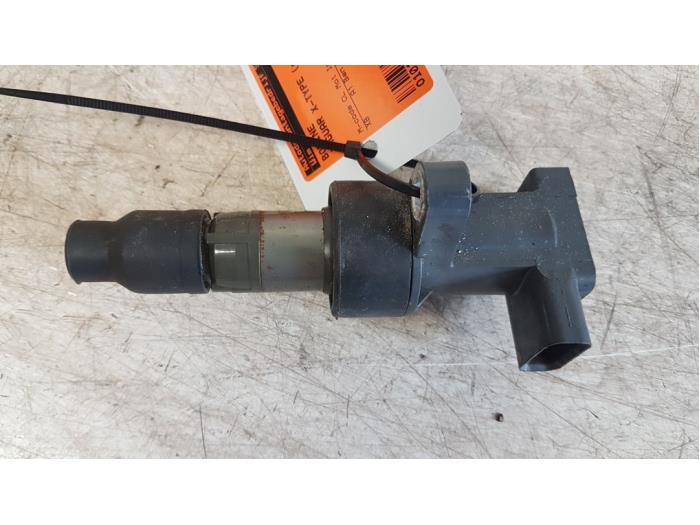 Usagé Bobine Jaguar X-type 2.5 V6 24V Prix € 15,00 Règlement à la marge proposé par Autodemontagebedrijf Smit