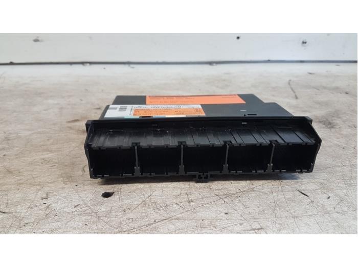 Used Body control computer Jaguar X-type 2.5 V6 24V Price € 20,00 Margin scheme offered by Autodemontagebedrijf Smit