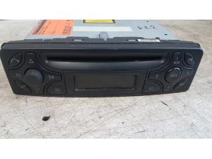 Gebrauchte Radio CD Spieler Mercedes C Combi (S203) 2.2 C-200 CDI 16V Preis € 55,00 Margenregelung angeboten von Autodemontagebedrijf Smit