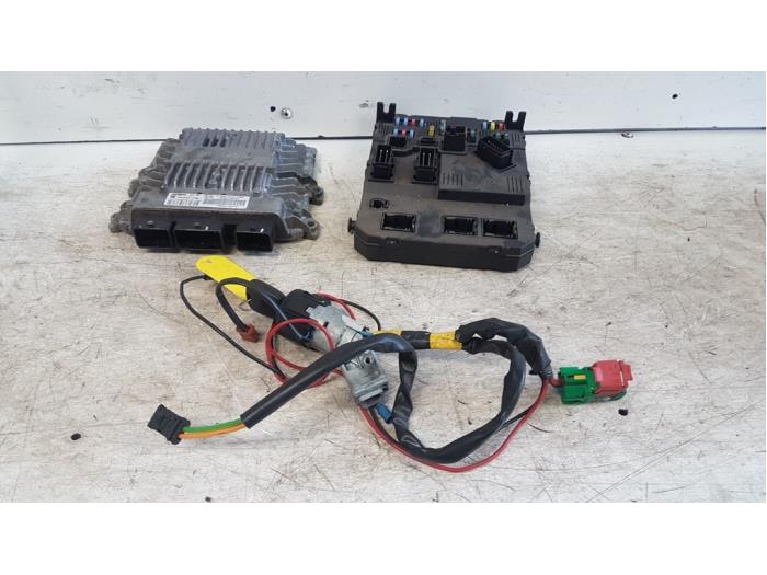 Used Ignition lock + computer Citroen C3 (FC/FL/FT) 1.4 HDi Price € 145,00 Margin scheme offered by Autodemontagebedrijf Smit