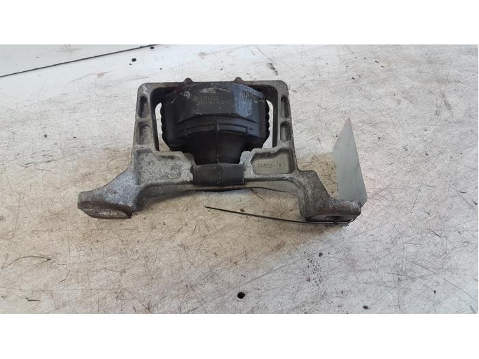 Used Engine mount Ford Focus 2 Wagon 1.6 16V Price € 30,00 Margin scheme offered by Autodemontagebedrijf Smit