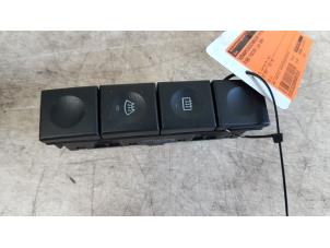 Used Rear window heating switch Ford Fusion Price € 15,00 Margin scheme offered by Autodemontagebedrijf Smit