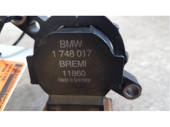 Ignition coil from a BMW 3 serie (E46/4) 320i 24V 2000