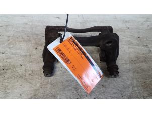 Used Front brake calliperholder, left Nissan Micra (K12) 1.5 dCi 65 Price € 10,00 Margin scheme offered by Autodemontagebedrijf Smit