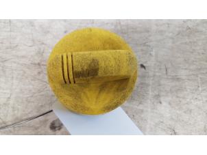 Used Oil cap Renault Modus/Grand Modus (JP) Price on request offered by Autodemontagebedrijf Smit