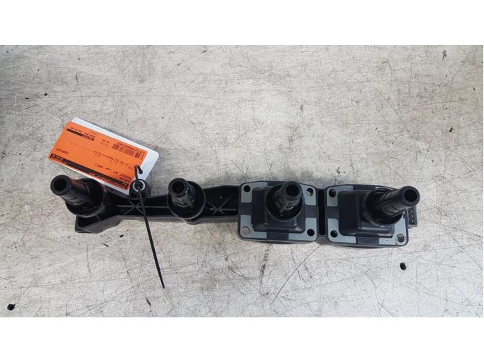 Ignition coil from a Peugeot 307 SW (3H) 1.6 16V 2003