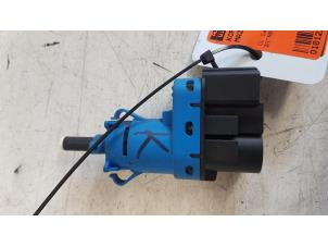 Used Clutch switch Mazda 5 (CR19) 2.0 CiDT 16V High Power Price on request offered by Autodemontagebedrijf Smit