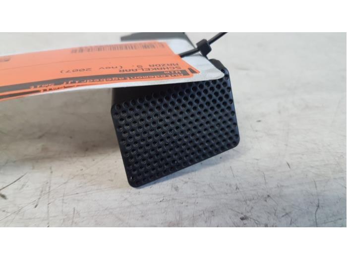 Używane Przelacznik Mazda 5 (CR19) 2.0 CiDT 16V High Power Cena € 15,00 Procedura marży oferowane przez Autodemontagebedrijf Smit